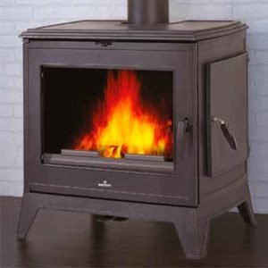 DERBY 14. Estufa de fundición con salida superior o posterior